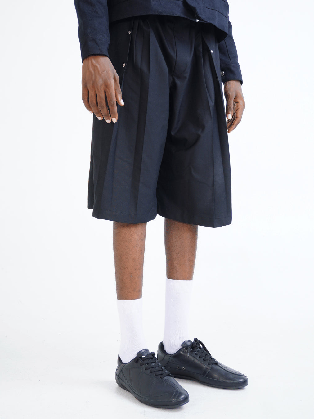 Pleated Short Trousers