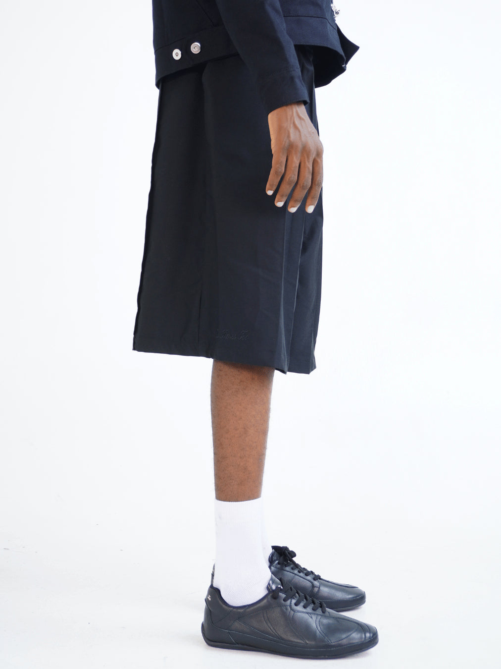 Pleated Short Trousers