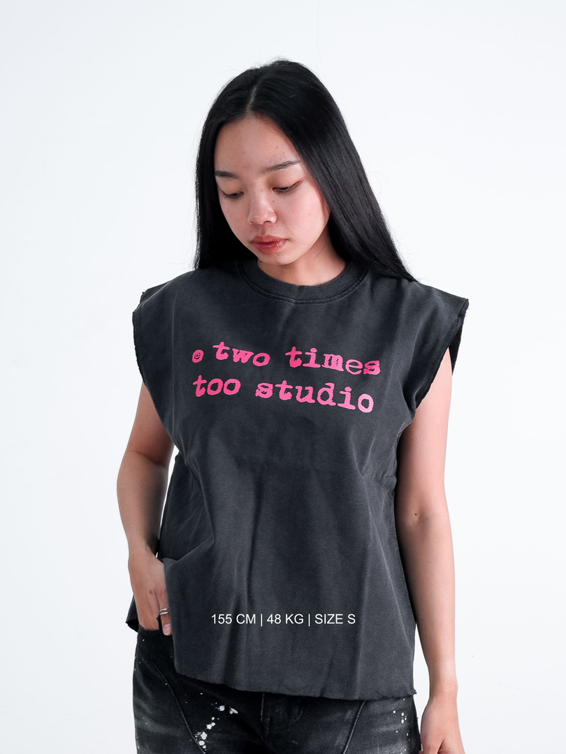 Tanktop Logo Tee - Aged Black / Pink