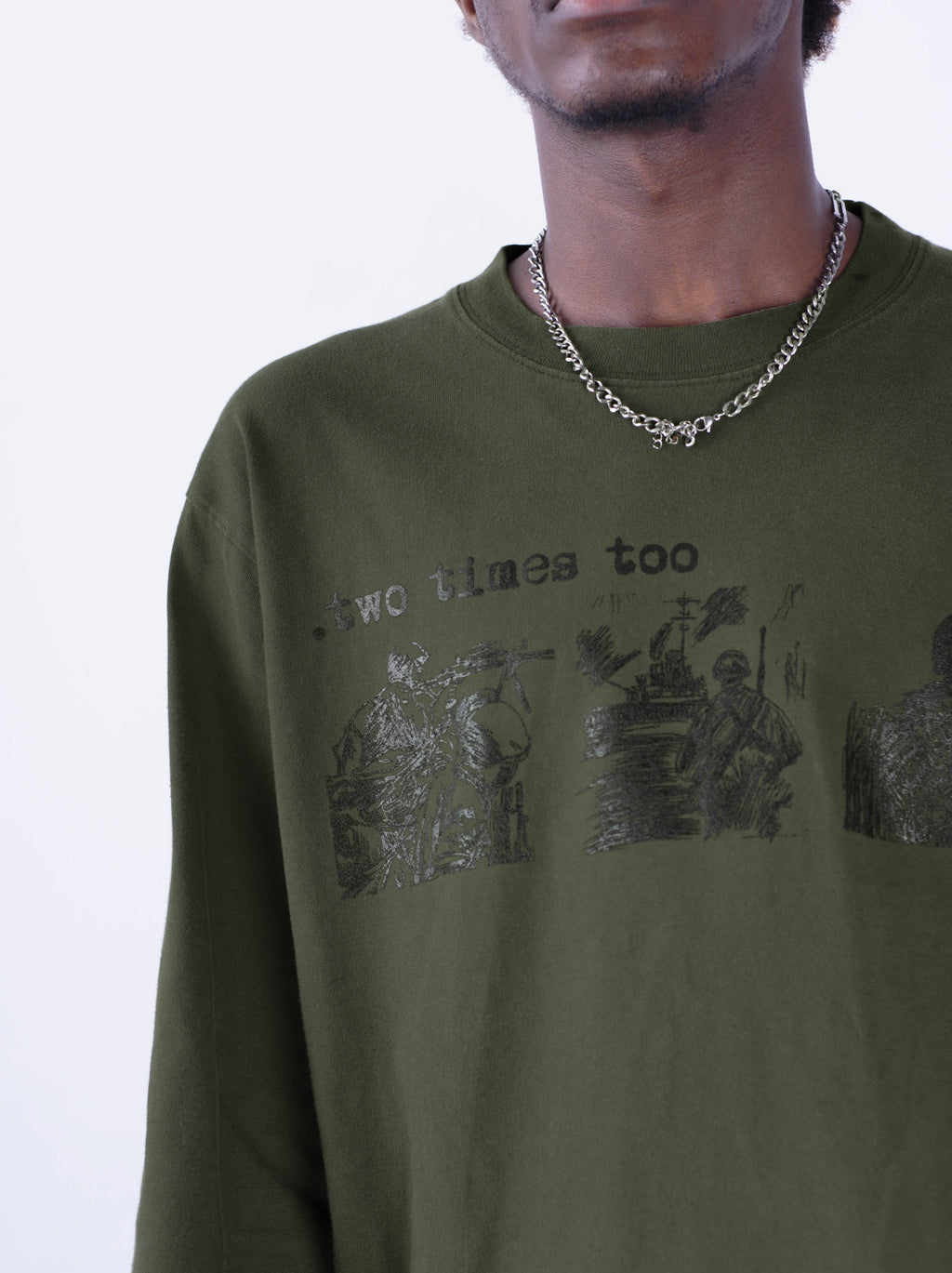 War Tee Longsleeve - Army Green