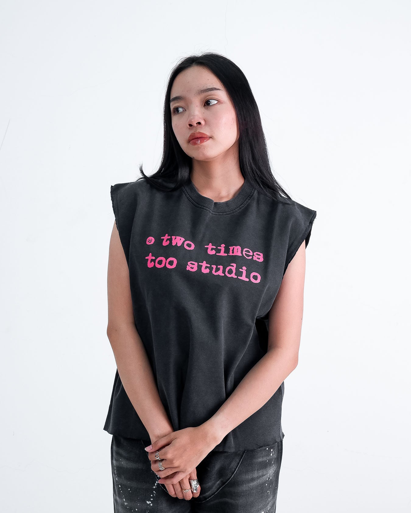 Tanktop Logo Tee - Aged Black / Pink