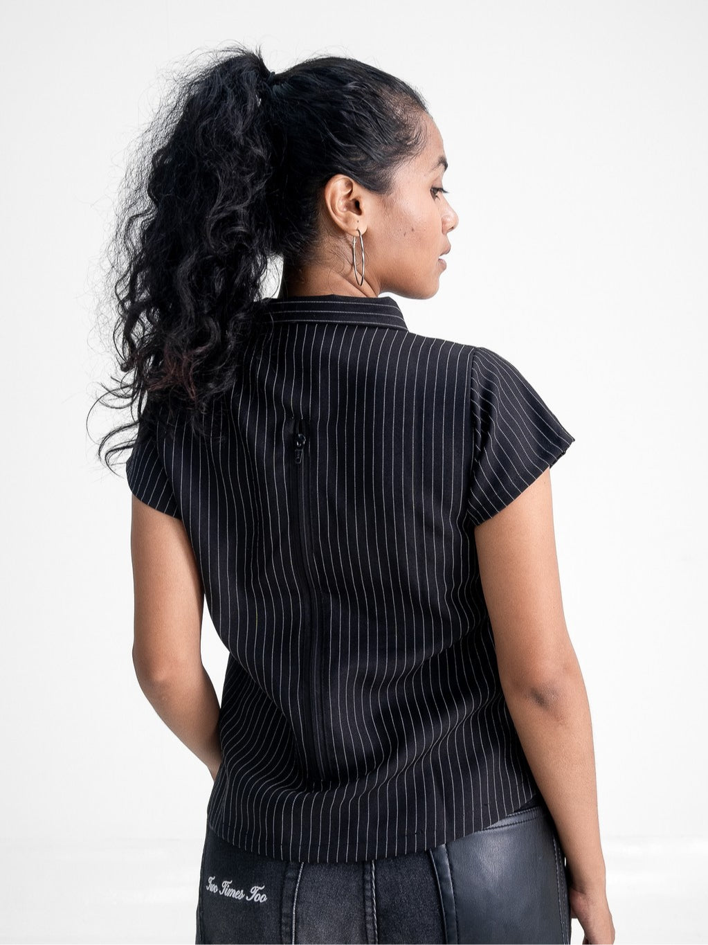 Multi Zip Top Stripe - Black
