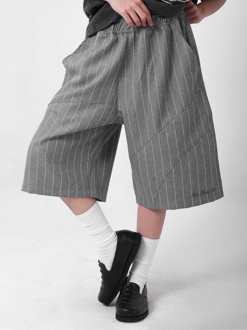 Flow Short Stripe - Grey