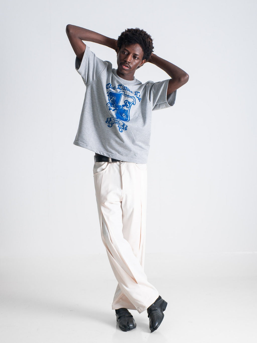 Crest Tee – Misty Grey