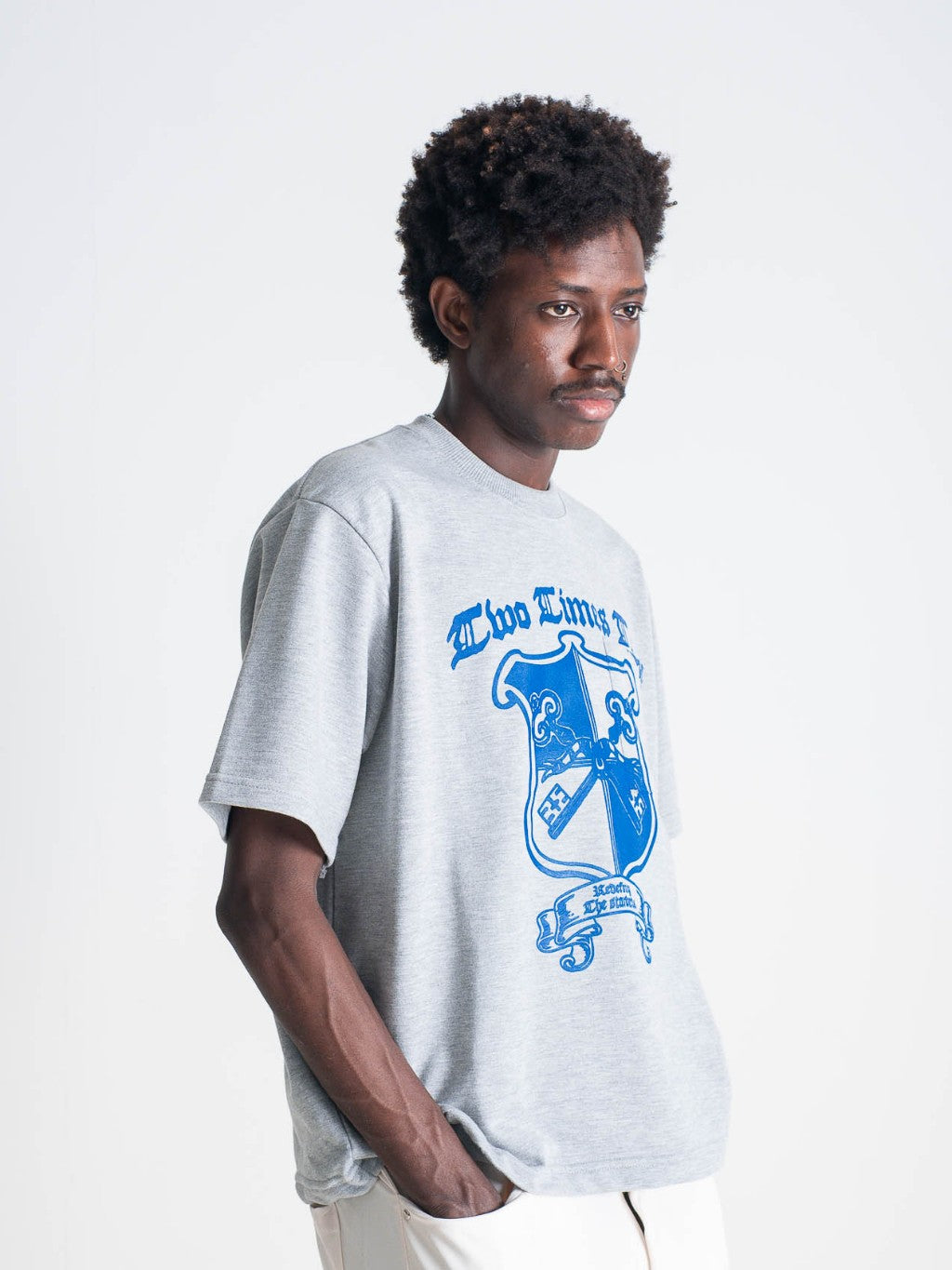 Crest Tee – Misty Grey